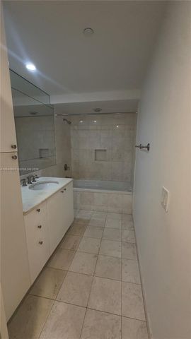 901 Brickell Key Boulevard 1102, Miami, FL 33131
