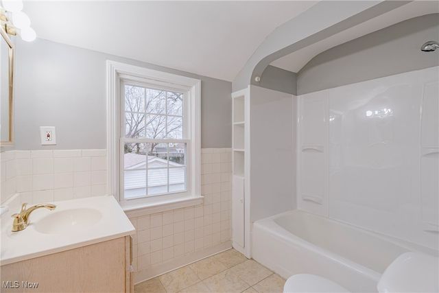 571 E 260th Street, Euclid, OH 44132