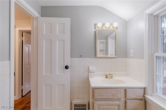 571 E 260th Street, Euclid, OH 44132