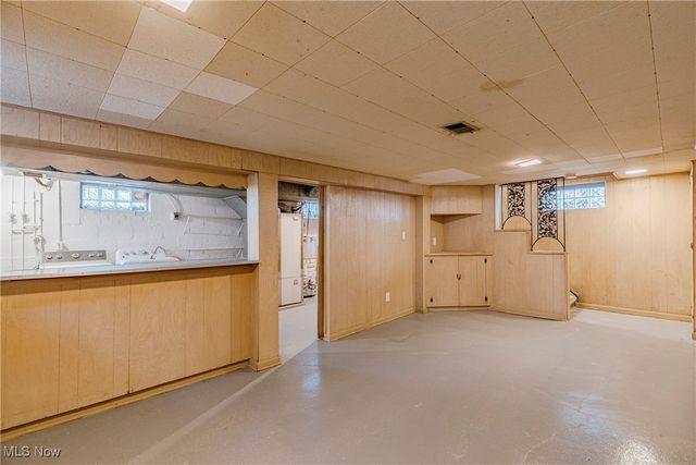 571 E 260th Street, Euclid, OH 44132