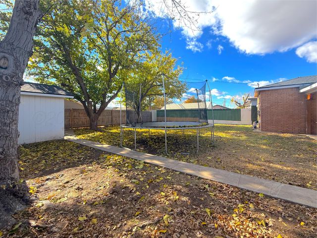 913 E 8th Street, Dumas, TX 79029