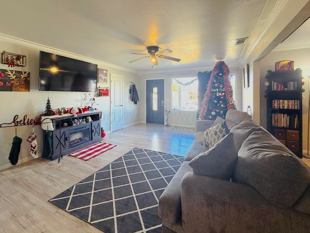 913 E 8th Street, Dumas, TX 79029