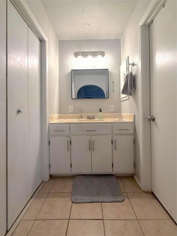 913 E 8th Street, Dumas, TX 79029