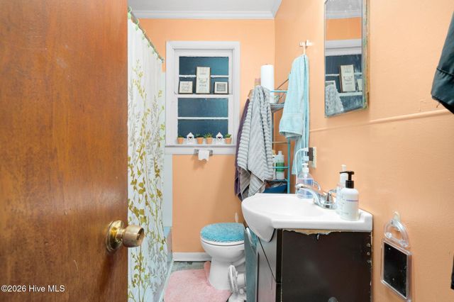 209 SE Railroad Street, Whitakers, NC 27891