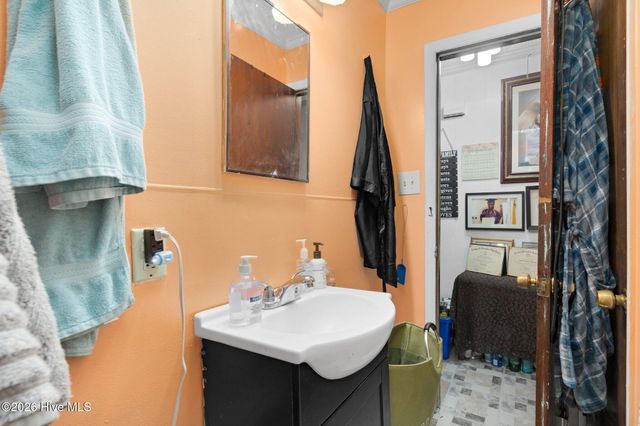 209 SE Railroad Street, Whitakers, NC 27891