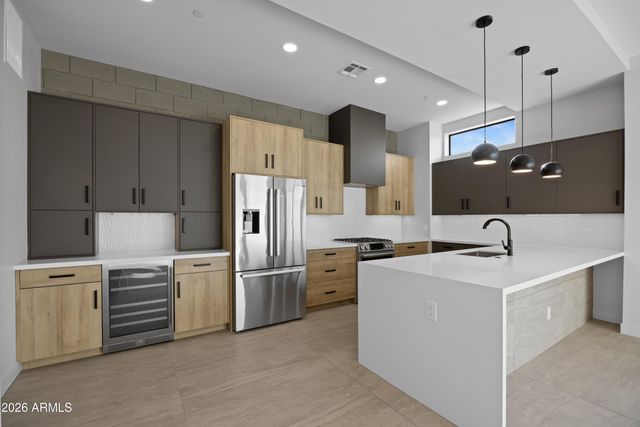 377 E WINDSOR Avenue 13, Phoenix, AZ 85004
