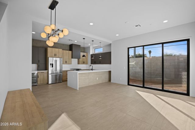 377 E WINDSOR Avenue 13, Phoenix, AZ 85004
