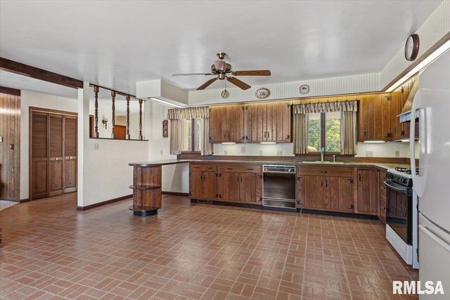 35 PROVIDENCE Lane, Springfield, IL 62711