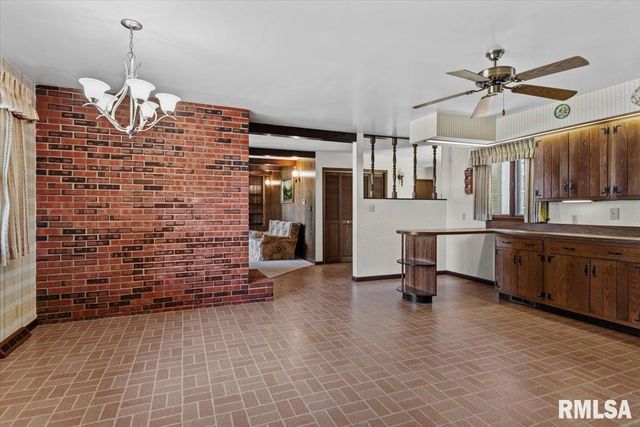 35 PROVIDENCE Lane, Springfield, IL 62711