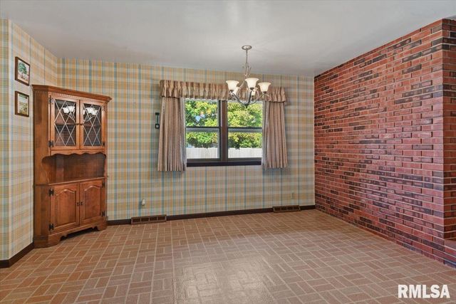 35 PROVIDENCE Lane, Springfield, IL 62711