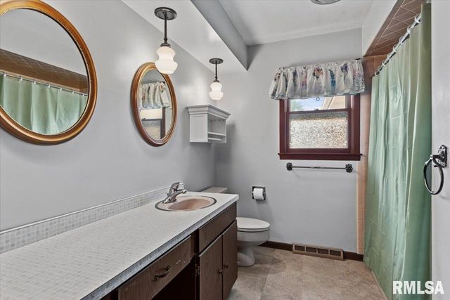 35 PROVIDENCE Lane, Springfield, IL 62711