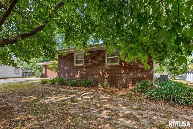 35 PROVIDENCE Lane, Springfield, IL 62711