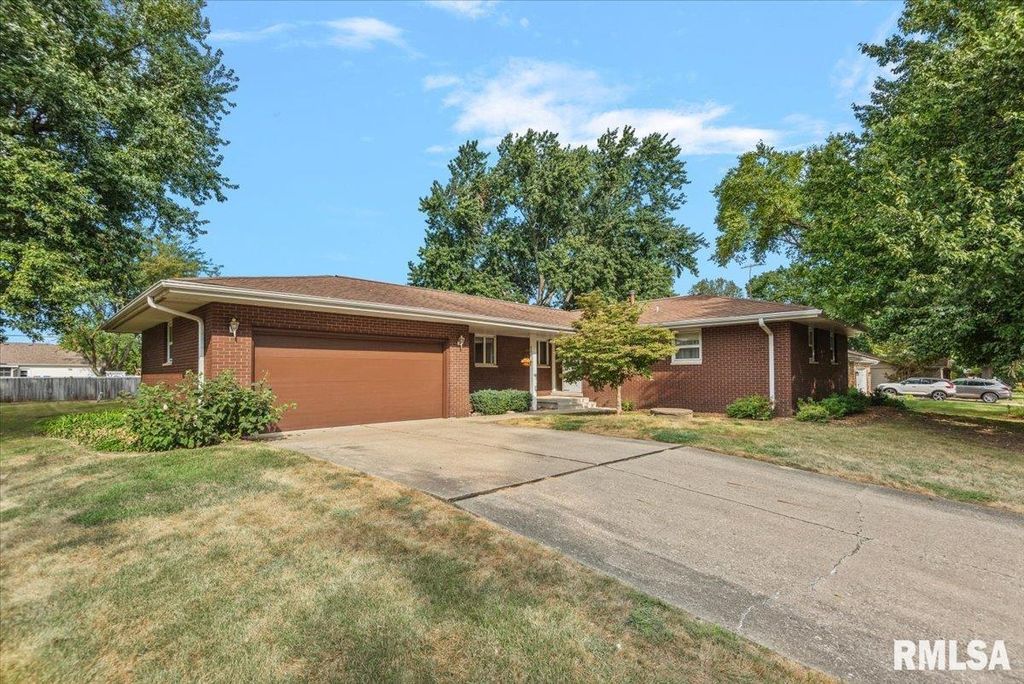 35 PROVIDENCE Lane, Springfield, IL 62711
