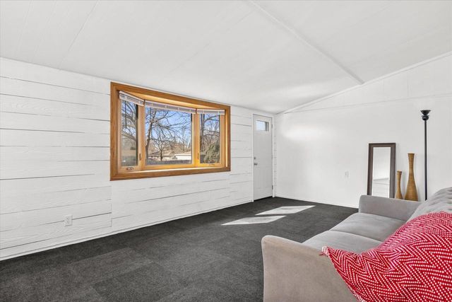 N96W16012 County Line ROAD, Germantown, WI 53022