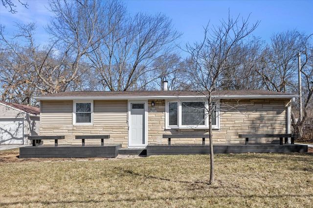 N96W16012 County Line ROAD, Germantown, WI 53022