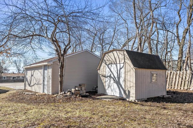 N96W16012 County Line ROAD, Germantown, WI 53022