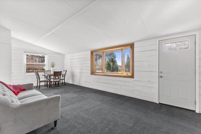 N96W16012 County Line ROAD, Germantown, WI 53022