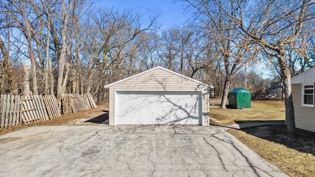 N96W16012 County Line ROAD, Germantown, WI 53022