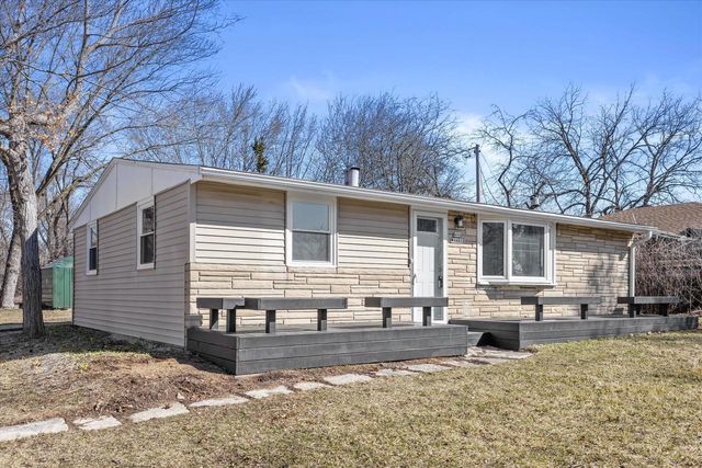 N96W16012 County Line ROAD, Germantown, WI 53022