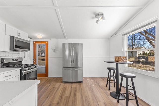 N96W16012 County Line ROAD, Germantown, WI 53022