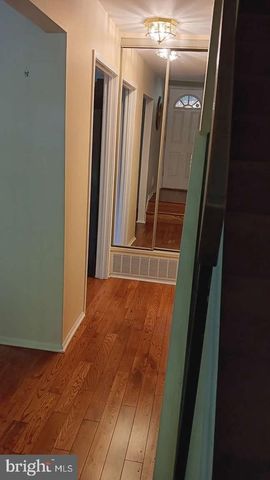6010 TIMBER HOLLOW LN, Springfield, VA 22152
