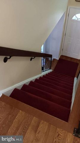 6010 TIMBER HOLLOW LN, Springfield, VA 22152
