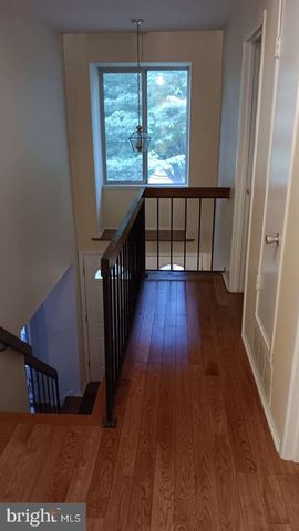 6010 TIMBER HOLLOW LN, Springfield, VA 22152