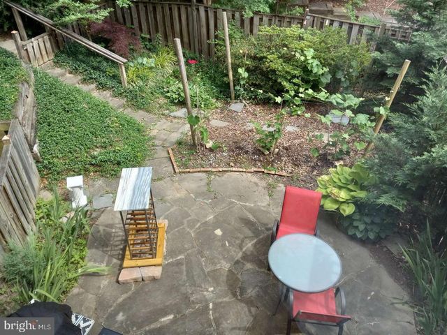 6010 TIMBER HOLLOW LN, Springfield, VA 22152