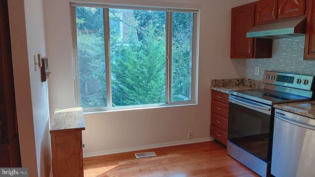 6010 TIMBER HOLLOW LN, Springfield, VA 22152