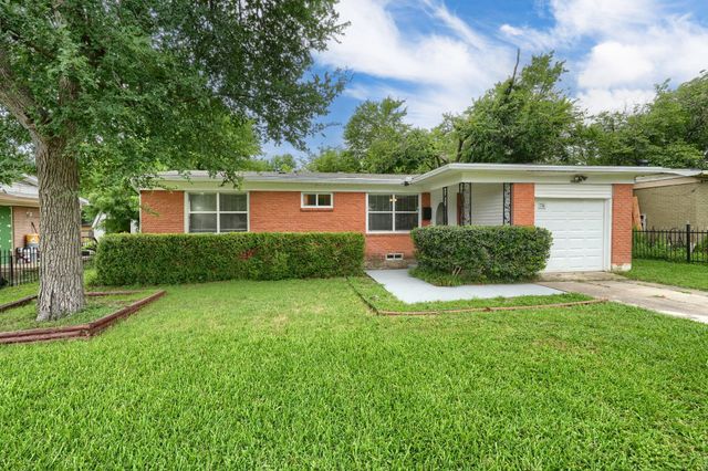 10628 Benbrook Drive, Dallas, TX 75228