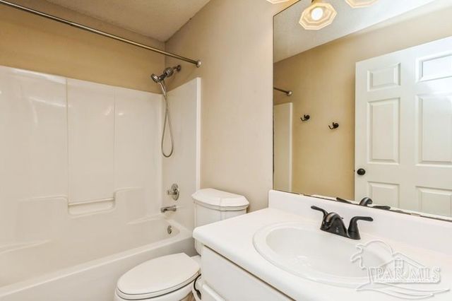 6531 Bellingham St, Navarre, FL 32566