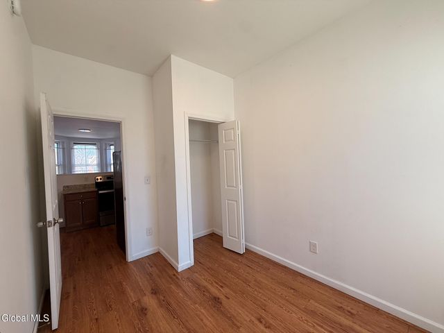 372 Clinton Avenue, Albany, NY 12206