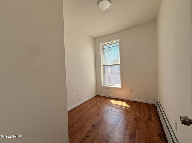 372 Clinton Avenue, Albany, NY 12206