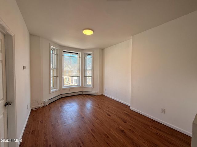 372 Clinton Avenue, Albany, NY 12206