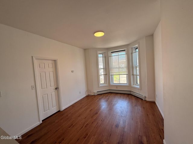 372 Clinton Avenue, Albany, NY 12206