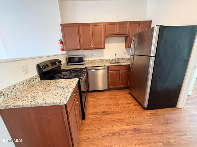 372 Clinton Avenue, Albany, NY 12206