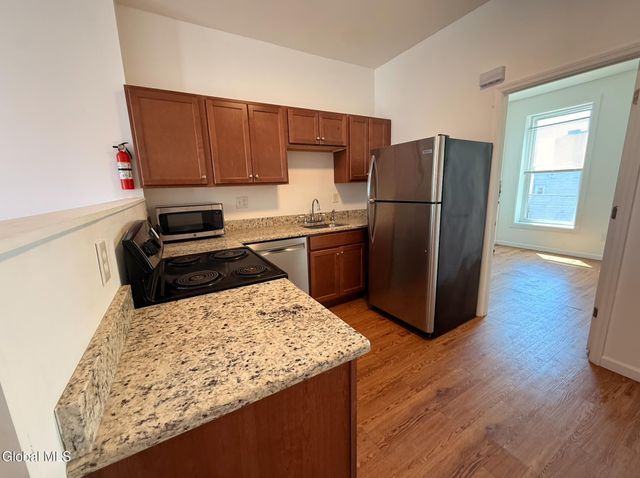 372 Clinton Avenue, Albany, NY 12206