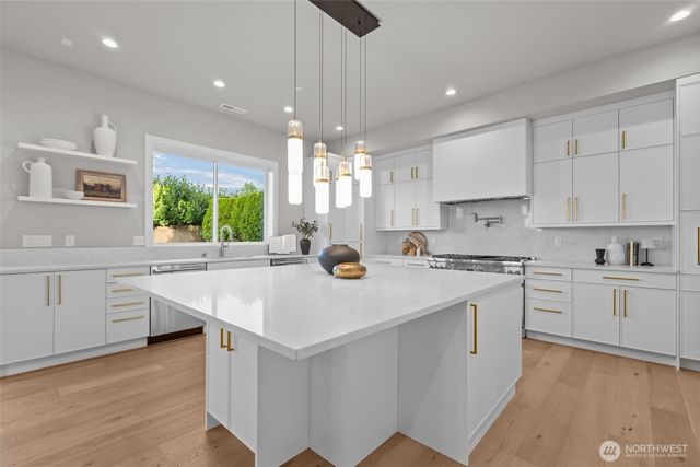 904 N 33rd Place, Renton, WA 98056