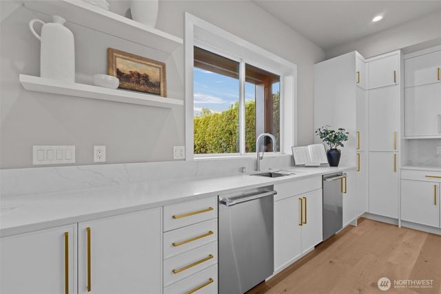 904 N 33rd Place, Renton, WA 98056