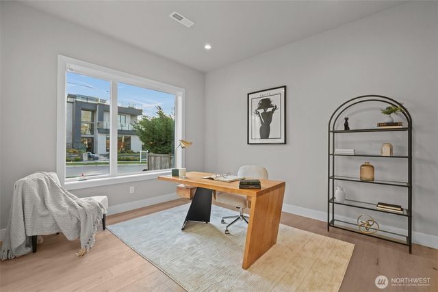 904 N 33rd Place, Renton, WA 98056