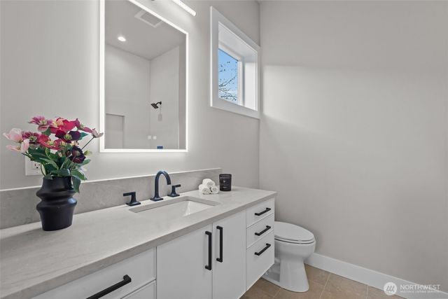 904 N 33rd Place, Renton, WA 98056