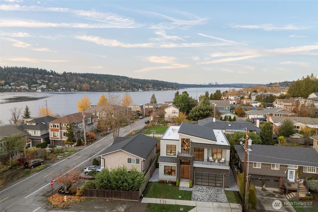 904 N 33rd Place, Renton, WA 98056