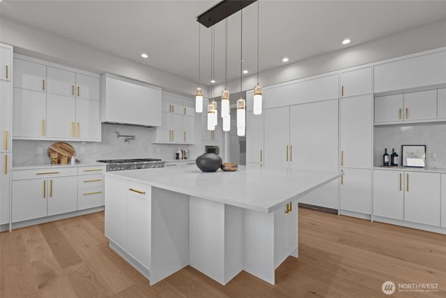 904 N 33rd Place, Renton, WA 98056