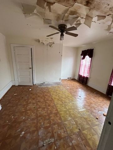 613 Center Street, Versailles Boro, PA 15132