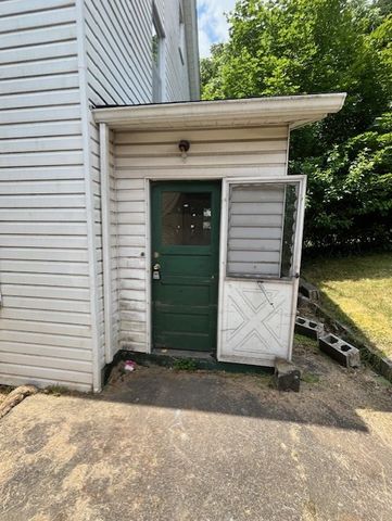 613 Center Street, Versailles Boro, PA 15132