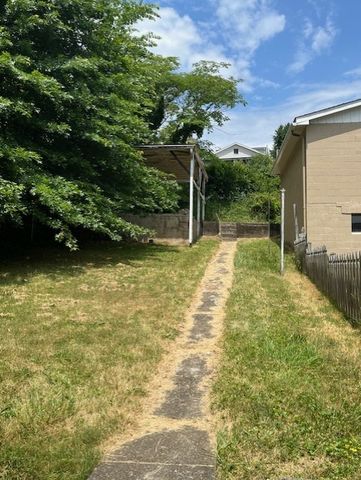 613 Center Street, Versailles Boro, PA 15132