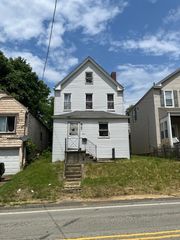 613 Center Street, Versailles Boro, PA 15132