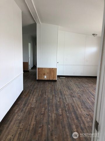 20996 SE RD 2, Warden, WA 98857