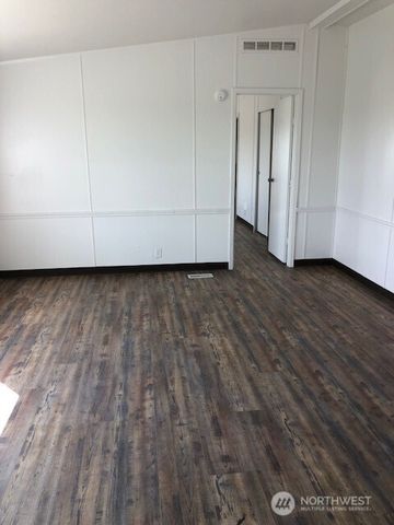 20996 SE RD 2, Warden, WA 98857