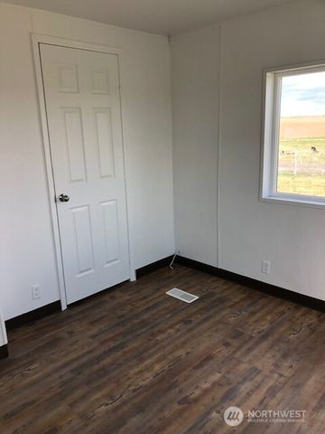 20996 SE RD 2, Warden, WA 98857